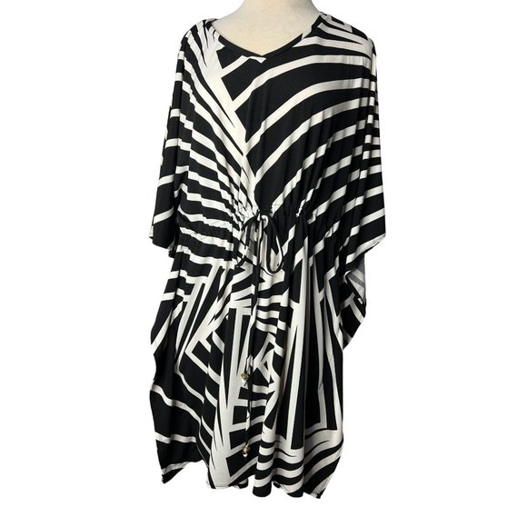 HAANI Women's Dress 2X Black White Striped KneeShort Sleeve Stretch V-Neck - Picture 3 of 12